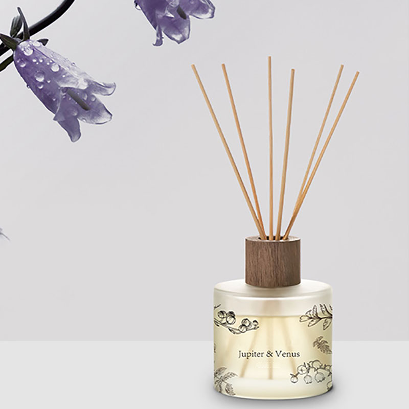 Velkoobchod M&Scent Luxusní zakázkové dekorativní jantarové sklo Bez ohně Unikátní Transparentní Květinový Aroma Reed Difuzér