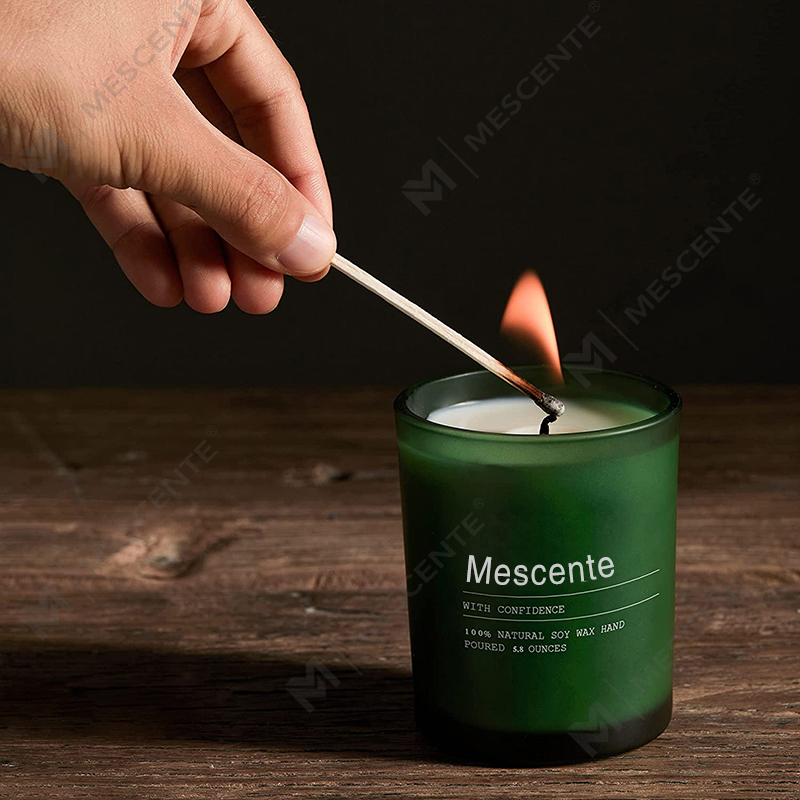 M&Scent svatební dekorace na zakázku Vonné svíčky jasmín a ylang ylang s etiketami ve velkém