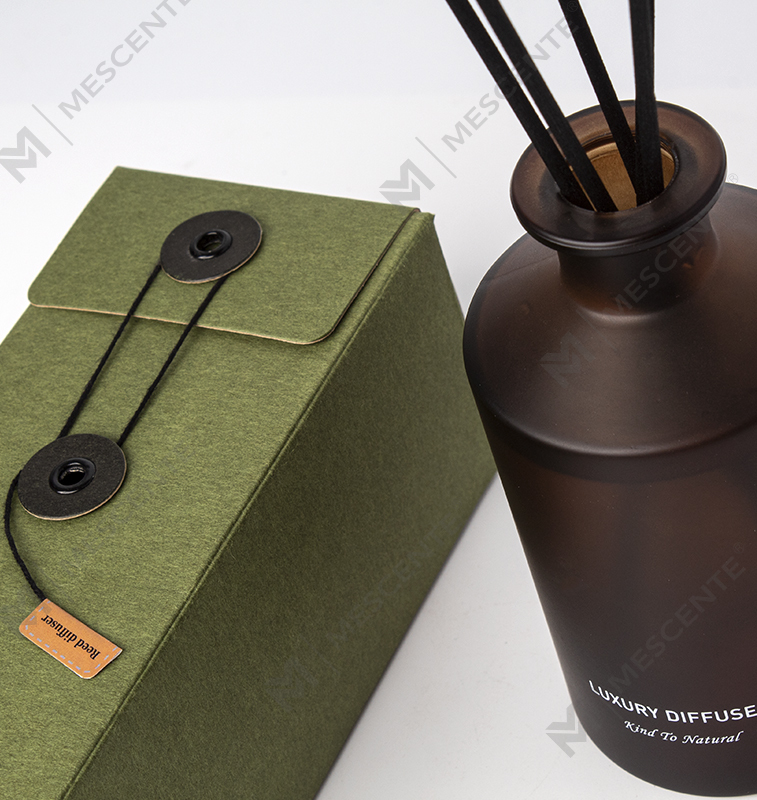 M&Scent Custom Luxury Lahev z matného skla Home Essential Oil Reed Difuzér