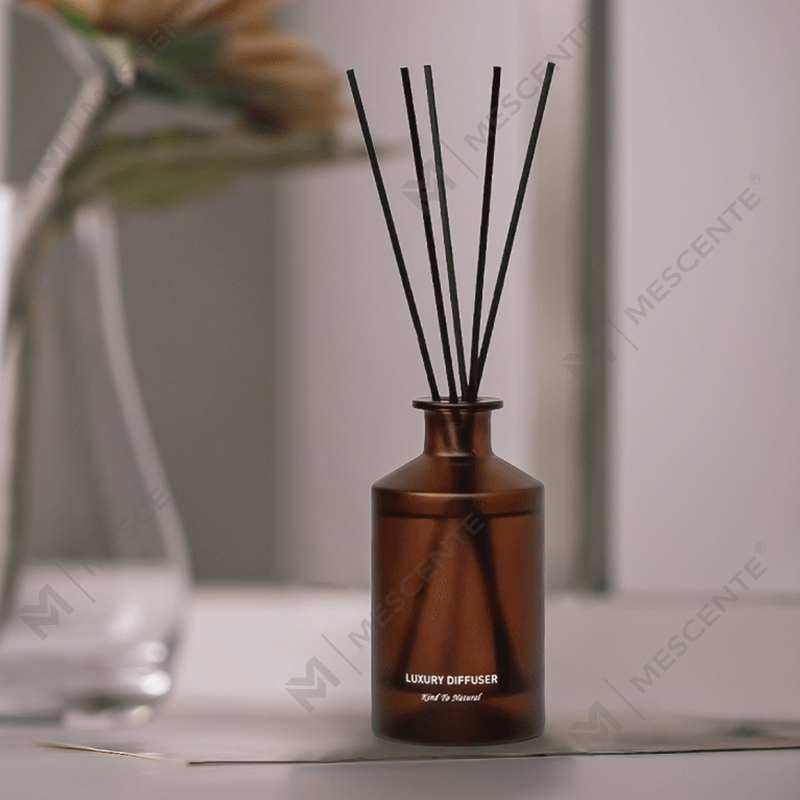 M&Scent Custom Luxury Lahev z matného skla Home Essential Oil Reed Difuzér