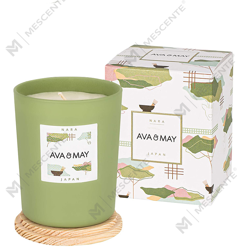 M&Scent zakázková privátní značka vyrábí barevné elegantní svíčky ze sójového vosku
