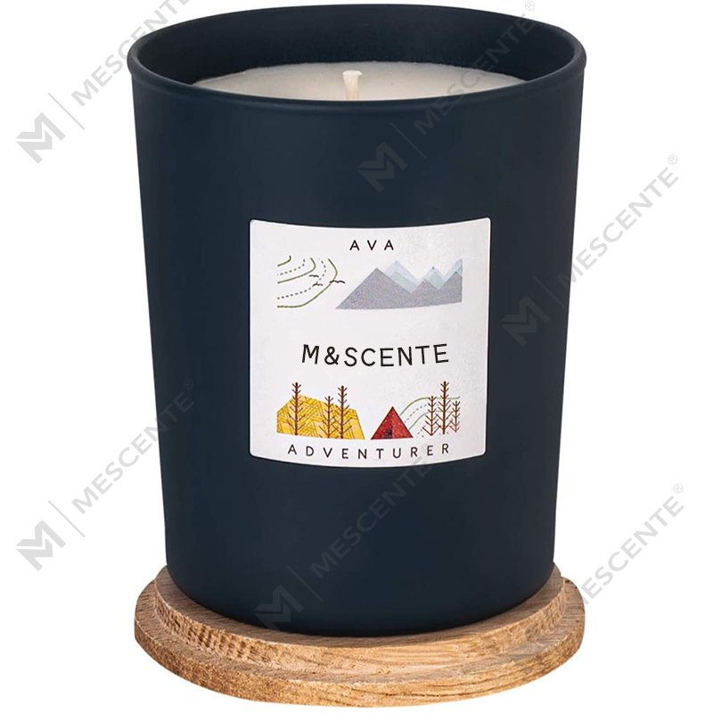 M&Scent zakázková privátní značka vyrábí barevné elegantní svíčky ze sójového vosku