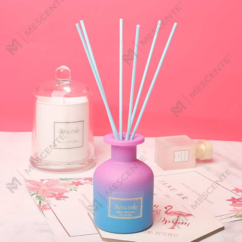 M&Scent privátní značka kulatého flakonu s vůní z rákosu