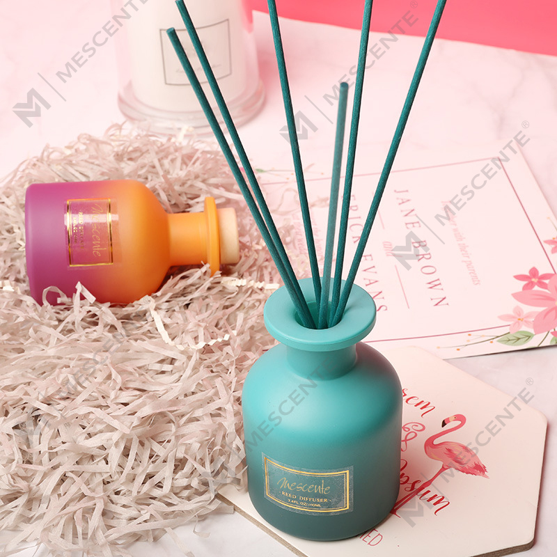 M&Scent privátní značka kulatého flakonu s vůní z rákosu