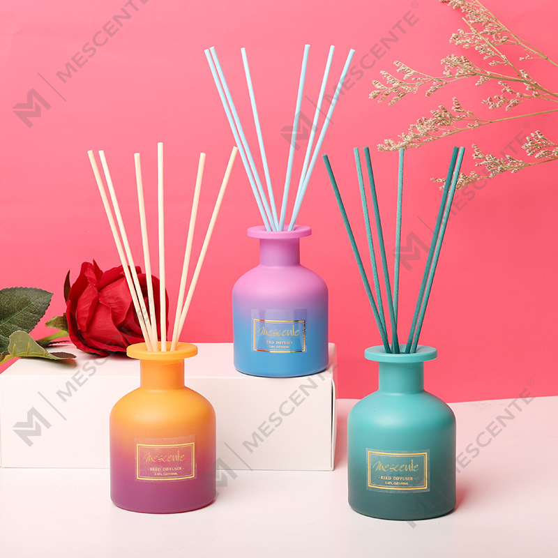 M&Scent privátní značka kulatého flakonu s vůní z rákosu