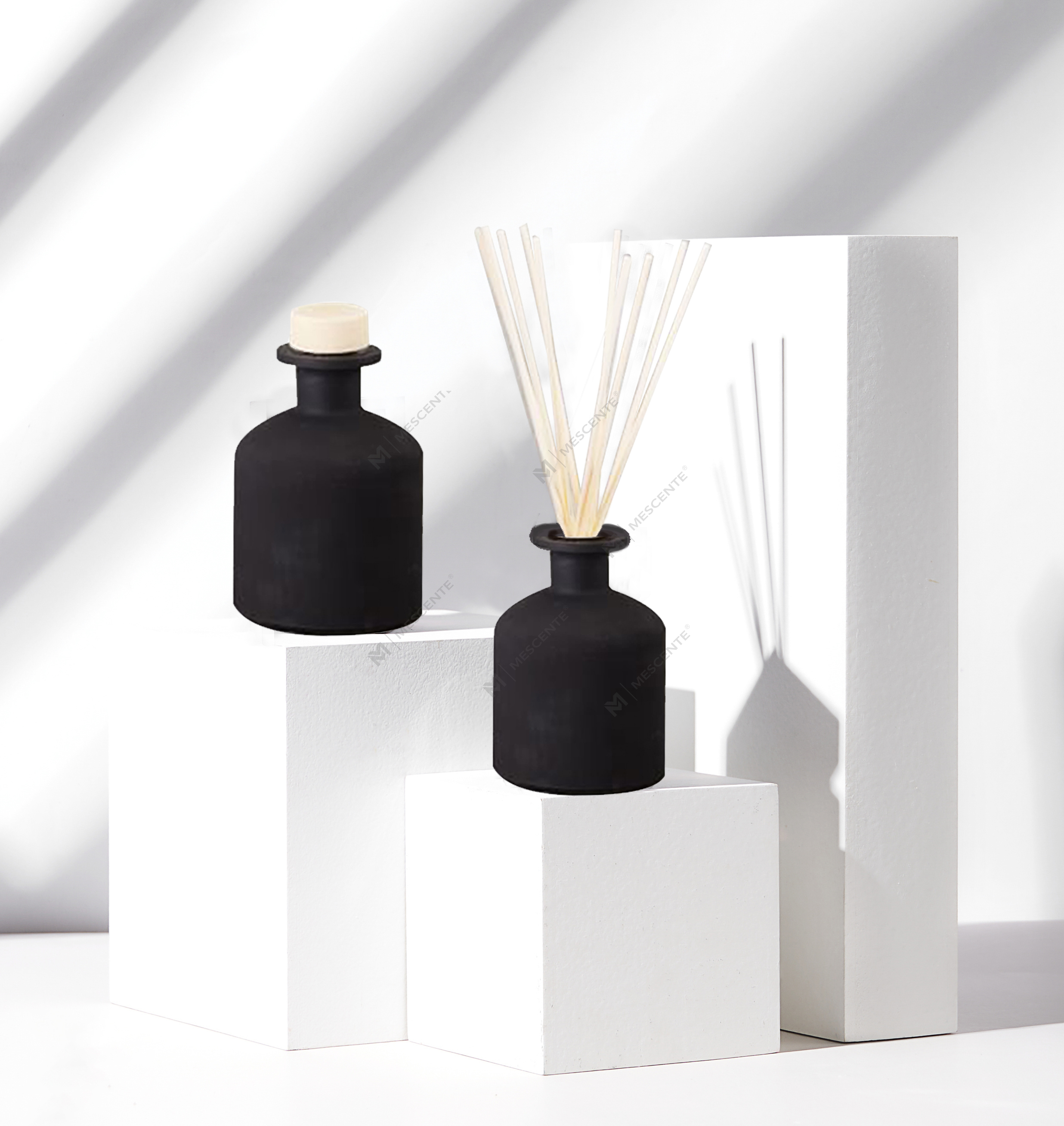 Mescente Luxury 180ml přizpůsobená skleněná láhev rákosový difuzér esenciálního oleje pro hotely