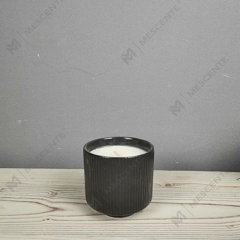 Velkoobchod M&Scent luxusní keramické prázdné čtvercové matné černé jedinečné sklenice na jantarové svíčky s dřevěným víčkem