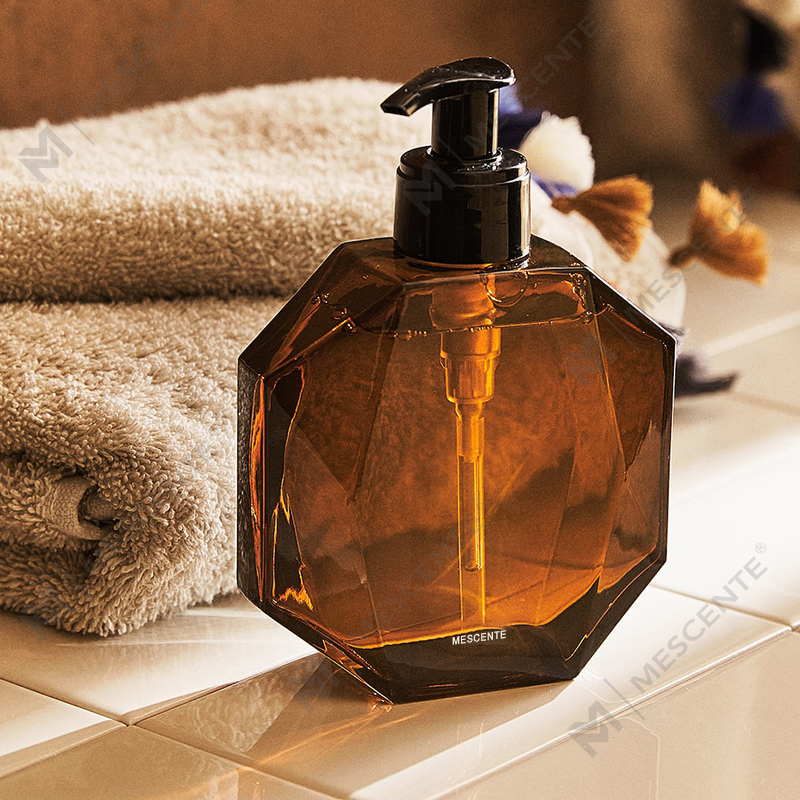 Pokojový sprej na esenciální olej Private Label s krabičkou M&scent Custom Luxury Room & Lone Osvěžovače vzduchu Skleněná lahvička, barevný box na kapalinu